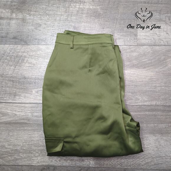 Nicole Miller Ruched Leg Cargo Style Pants Size 8 - Picture 6 of 6